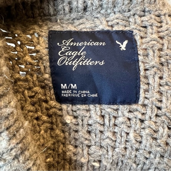 American Eagle Women’s Medium Gray Chunky Knit Button Up Sweater Cardigan Jacket - Picture 6 of 7